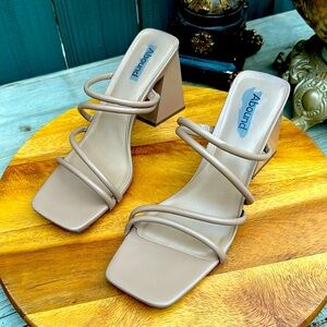 👠Abound austyn tubular strappy block heel tan cream sandals 11M